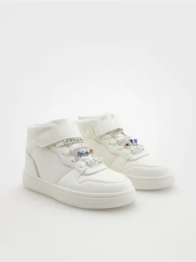 Reserved Buty typu sneakersy, wykonane z imiatcji skóry. - biały