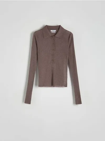 Reserved Sweter o dopasowanym fasonie, wykonany z dzianiny z wiskozą. - brązowy