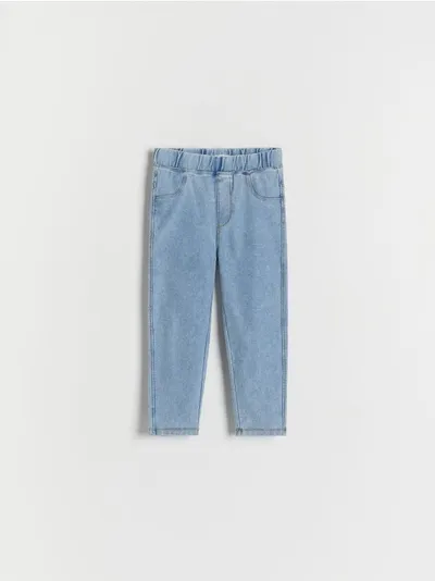 Reserved Spodnie o dopasowanym fasonie, wykonane z gładkiej dzianiny z domieszką elastycznych włókien. - niebieski