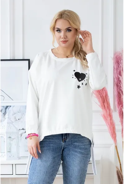 XL-ka Kremowo-biała bluza plus size ze ściągaczami z sercem - DAFNE