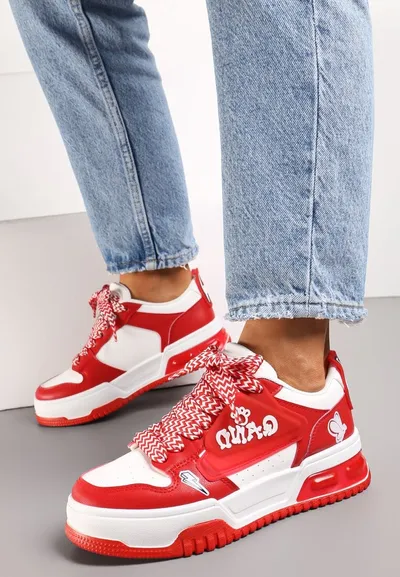 Renee Czerwone Sznurowane Sneakersy na Niskiej Platformie Ozdobione Naszywkami Pixila