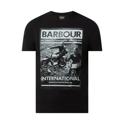 Barbour International™ Barbour International™ T-shirt o kroju tailored fit z nadrukiem model ‘Archive Downforce’