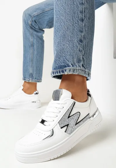 Białe Sznurowane Sneakersy na Płaskiej Podeszwie z Metaliczną i Brokatową Wstawką Mebassa