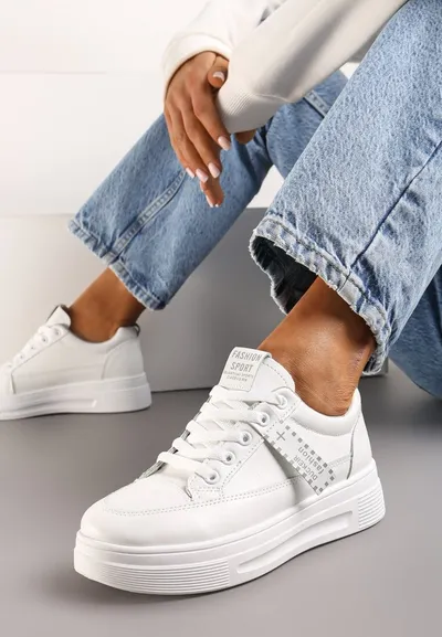Renee Białe Sznurowane Sneakersy z Imitacji Skóry z Ozdobnym Napisem Osiaie
