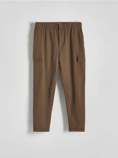 Reserved Spodnie typu cargo o luźnym kroju, z kolekcji PREMIUM, wykonane z tkaniny z wełną. - brązowy