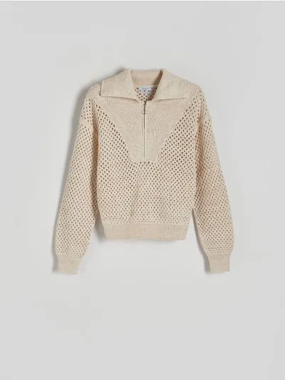 Reserved Sweter o krótszym fasonie, wykonany z dzianiny z bawełną. - beżowy