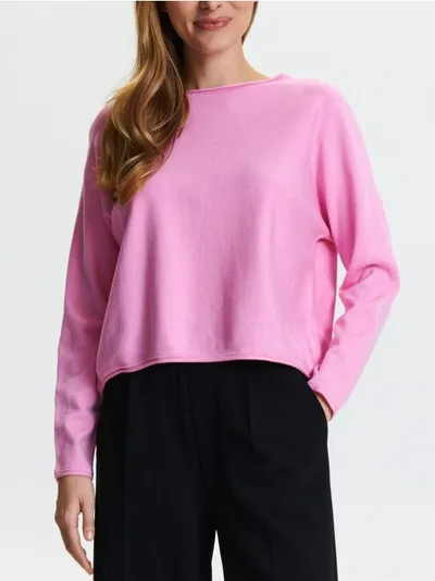 Sinsay Luźny sweter uszyty z delikatnej dla skóry wiskozy z dodatkiem wytrzymałego materiału. - różowy