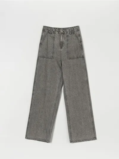 Sinsay Spodnie jeansowe o kroju wide leg uszyte w 100% z bawełny. - szary