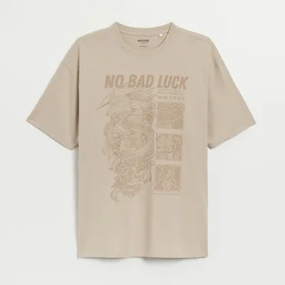 House Luźna koszulka No Bad Luck beżowa - Kremowy