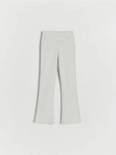 Reserved Spodnie typu flare, wykonane z bawełnianej dzianiny z dodatkiem elastycznych włókien. - jasnoszary