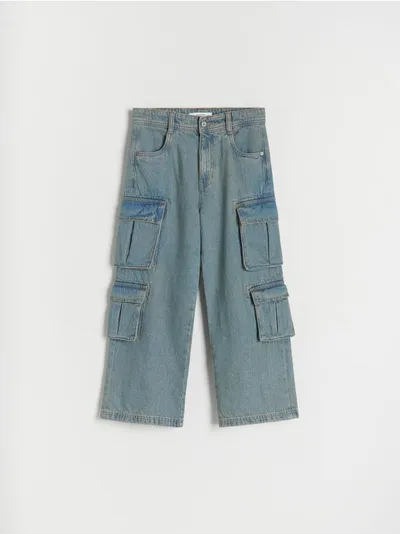 Reserved Jeansy o swobodnym fasonie, wykonane z bawełnianej tkaniny z efektem sprania. - niebieski