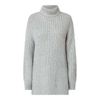 Review REVIEW Sweter z golfem