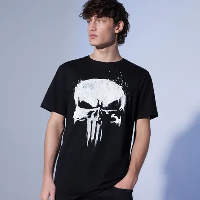 Cropp Koszulka z nadrukiem Punisher - Czarny