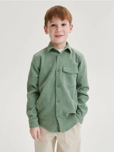 Reserved Koszula o prostym fasonie, wykonana z przyjemnej w dotyku, strukturalnej tkaniny. - zielony