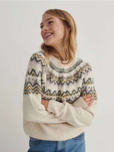 Reserved Sweter o regularnym fasonie, wykonany z dzianiny z domieszką wełny. - wielobarwny