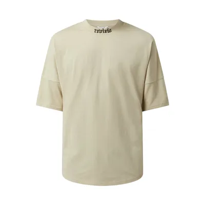Review REVIEW T-shirt o kroju oversized z nadrukowanym napisem