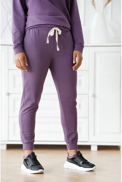 XL-ka Liliowe spodnie dresowe plus size - Michaela