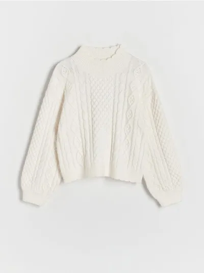 Reserved Sweter o prostym kroju, wykonany z dzianiny z wiskozą. - złamana biel