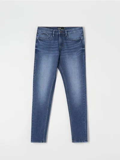 Sinsay Jeansy o kroju skinny fit wykonane z bawełny z dodatkiem szybkoschnącego materiału oraz elastycznych włókien. - niebieski