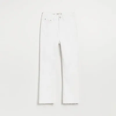 Białe jeansy dzwony z krótszą nogawką - Biały