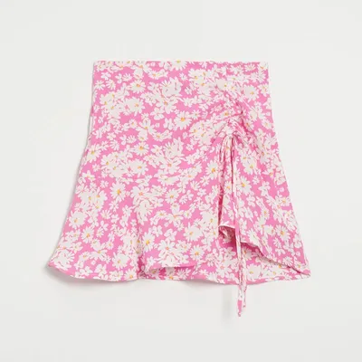 House Asymetryczna spódnica mini w kwiaty różowa - Wielobarwny