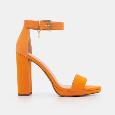 Pomarańczowe sandały na słupku - Pomarańczowy