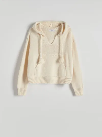 Reserved Sweter o swobodnym kroju, wykonany z bawełnianej dzianiny. - kremowy