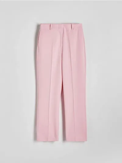 Reserved Spodnie typu cygaretki z prostą nogawką, wykonane z tkaniny z wiskozą. - różowy