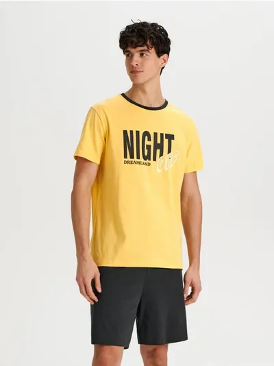 Sinsay Dwuczęściowa piżama z nadrukiem na koszulce wykonana z bawełny. - żółty