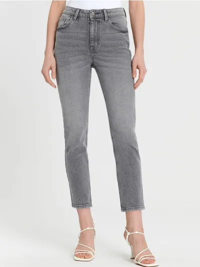 Sinsay Spodnie jeansowe o prostym kroju, uszyte z bawełny z domieszką elastycznych włókien. - szary