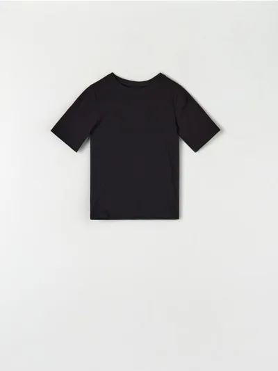 Sinsay Wygodna koszulka uszyta z materiału zawierającego przyjemną dla skóry bawełnę i elastyczne włókna. - czarny