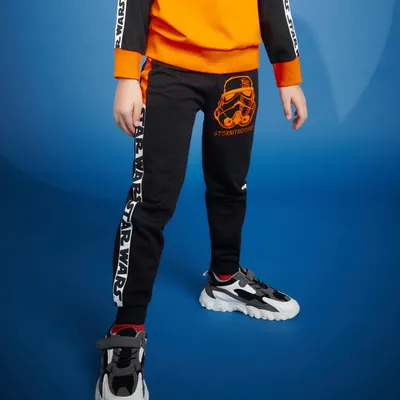 Sinsay Spodnie dresowe jogger Star Wars - Czarny