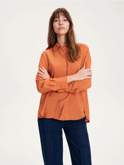 Reserved Koszula o klasycznym fasonie, wykonana z połyskującej tkaniny z wiskozy. - pomarańczowy