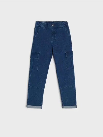 Sinsay Jeansowe spodnie cargo wykonane z bawełnianej tkaniny z dodatkiem elastycznych włókien. - granatowy