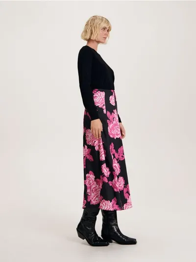 Reserved Spódnica z kolekcji PREMIUM, wykonana z gładkiej tkaniny w kwiatowy print. - wielobarwny