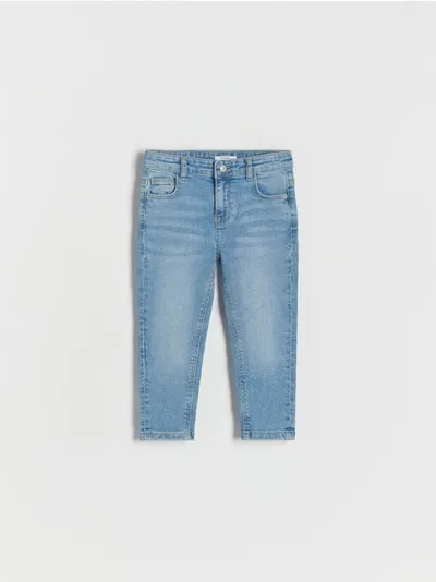 Reserved Jeansy o regularnym fasonie, wykonane z bawełnianej tkaniny z dodatkiem elastycznych włókien. - niebieski