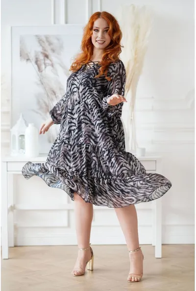 XL-ka Czarno-beżowa sukienka we wzór zebry - Nesti