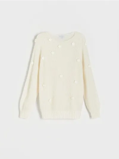 Reserved Sweter o luźnym fasonie, wykonany z przyjemnej, połyskującej dzianiny z alpaką i wełną. - biały