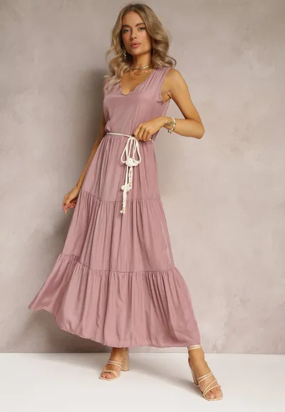 Renee Różowa Sukienka Maxi o Rozkloszowanym Fasonie z Ozdobnym Sznurkiem i Trójkątnym Dekoltem Zornitsa