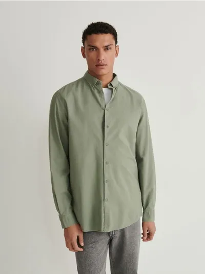 Reserved Koszula o swobodnym fasonie, wykonana z bawełnianej tkaniny. - zielony