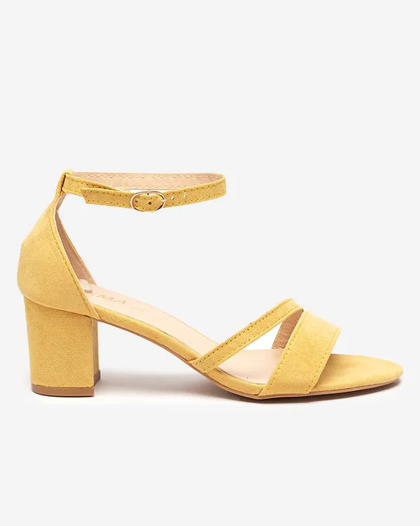 Damskie żółte sandały na słupku Eqro- Obuwie - Żółty