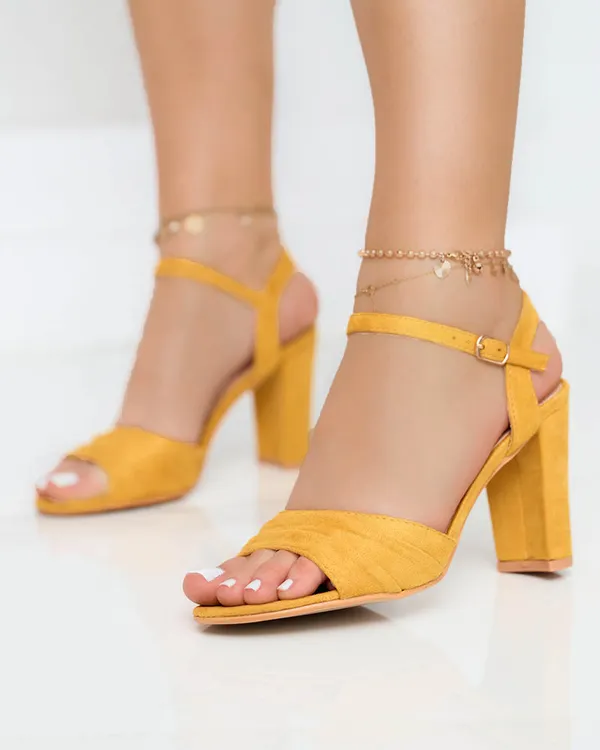 Sandały damskie na słupku w kolorze musztardowym Garroti- Obuwie - Musztardowy || Żółty