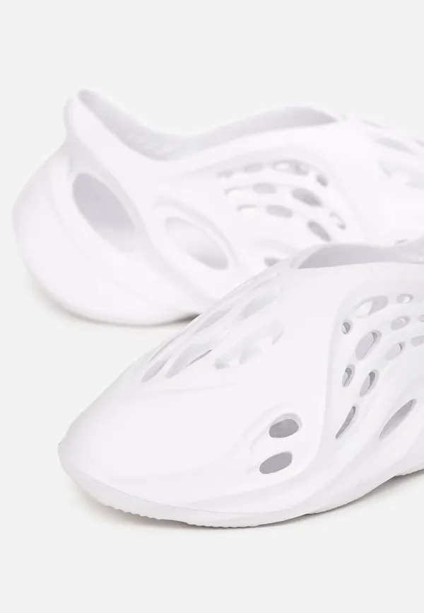 Białe Wsuwane Sneakersy z Lekkiej Pianki z Wycięciami Bonasna