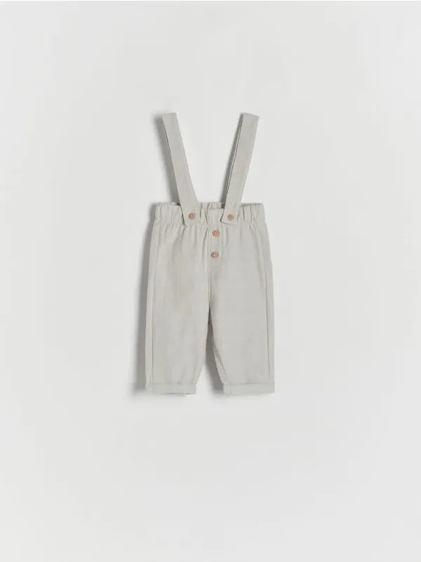 Spodnie o prostym fasonie, wykonane ze strukturalnej, bawełnianej dzianiny. - jasnoszary