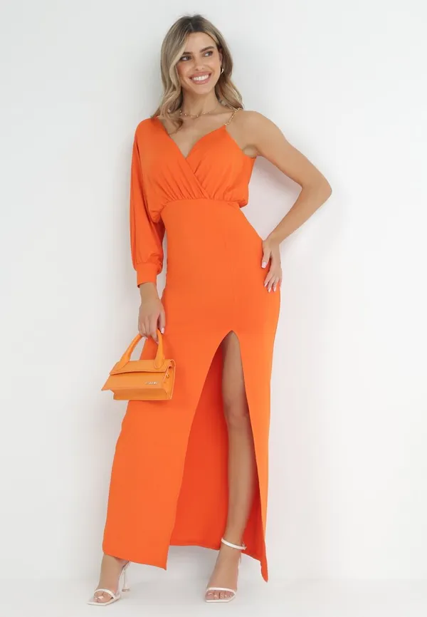 Pomarańczowa Asymetryczna Sukienka Maxi na Jedno Ramię z Łańcuszkiem Przy Ramieniu Kesilli