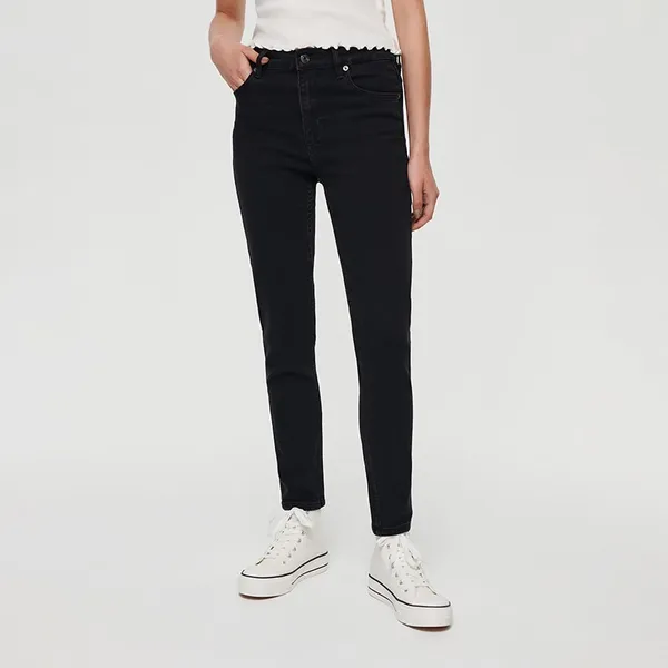 Czarne jeansy skinny fit ze średnim stanem - Czarny