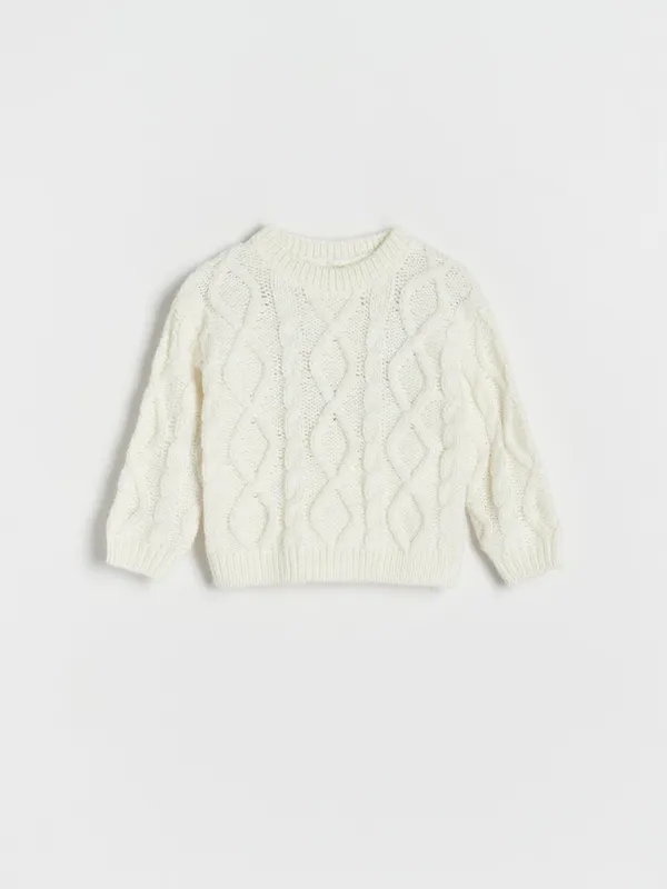 Sweter o prostym kroju, wykonany z dzianiny. - złamana biel
