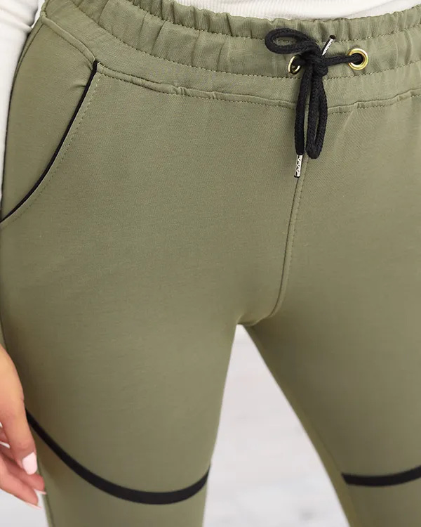 Damskie spodnie dresowe w kolorze zielonym- Odzież - Ciemnozielony || Zielony