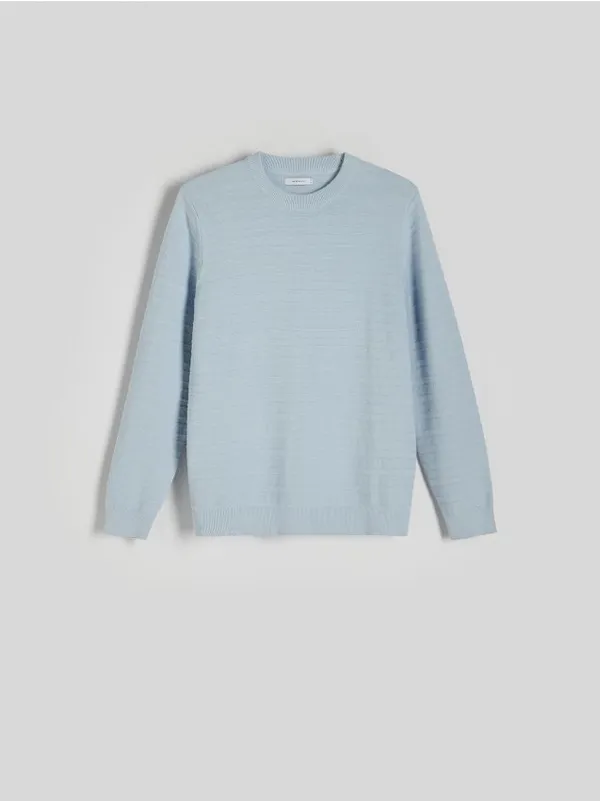 Sweter o regularnym kroju, wykonany z bawełnianej dzianiny. - jasnoniebieski
