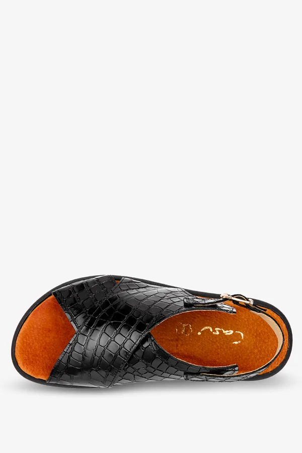 Czarne sandały płaskie z paskami na krzyż wzór wężowy polska skóra casu 3018